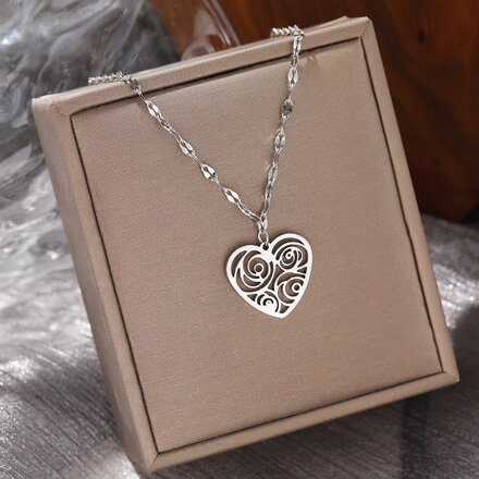 Retiazky z chirurgickej ocele - Srdce s ornamentom Retiazky z chirurgickej ocele - Srdce s ornamentom