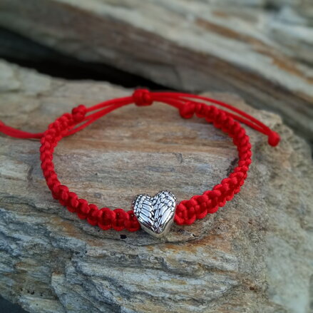 Červený náramok s anjelským srdiečkom