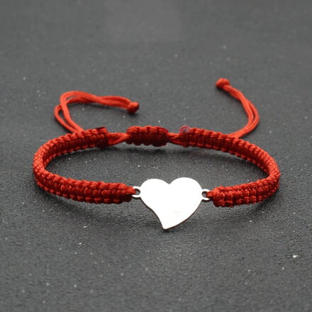 Červený ochranný náramok so srdiečkom