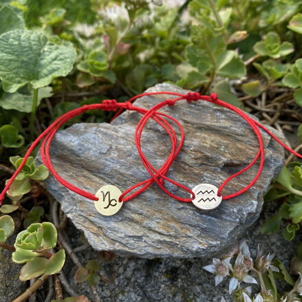 Červené náramky so znamením zverokruhu