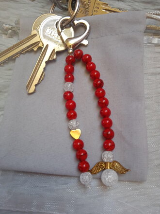 Kľúčenka s ANJELIKOM z červeného jadeitu batika
