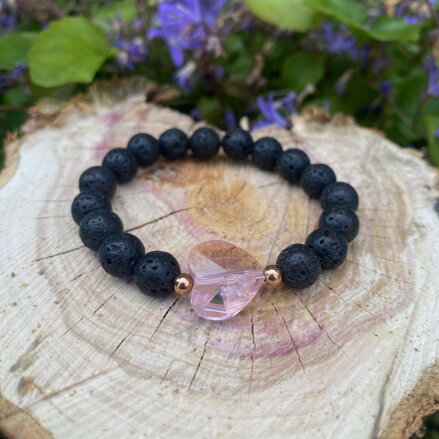 Náramok z lávy s ružovým srdiečkom