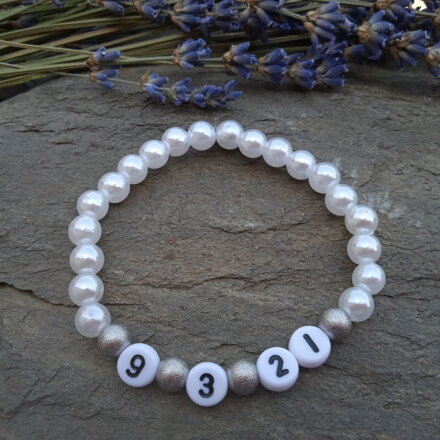 Perlový náramok s dátumom