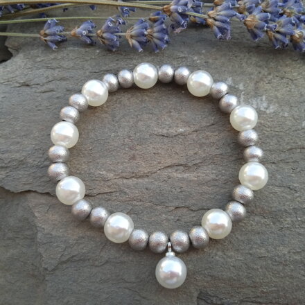 Náramok s perličkami a striebornými korálkami