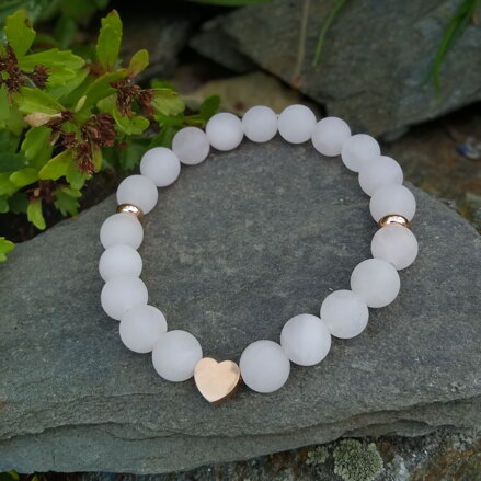 Náramok z matného Ruženínu so srdiečkom