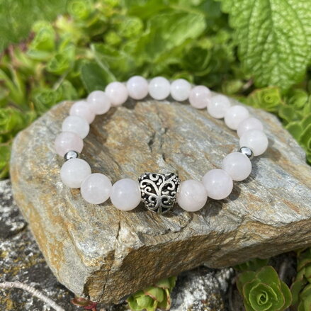 Náramok z ruženínu so srdiečkom