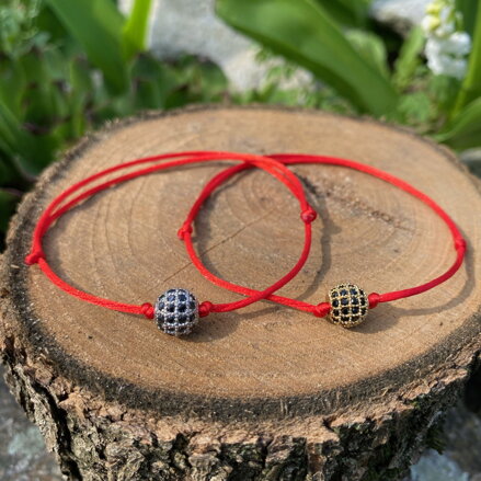 Červený náramok so zirkónovou korálkou