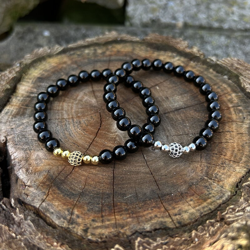 Náramok z ónyxu so zirkónovou korálkou