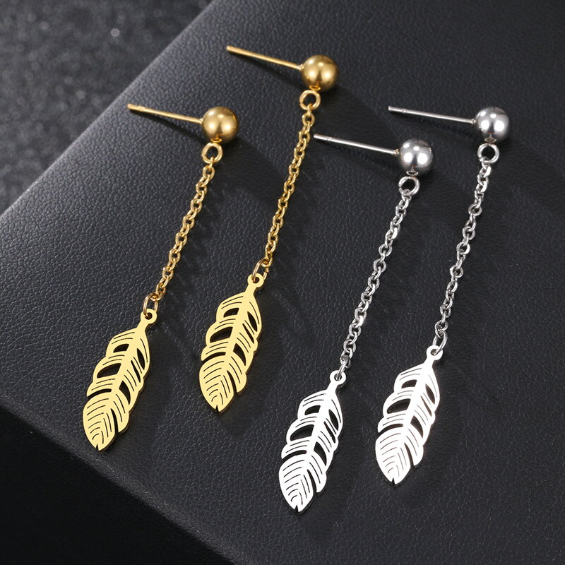 Visiace náušnice LISTY