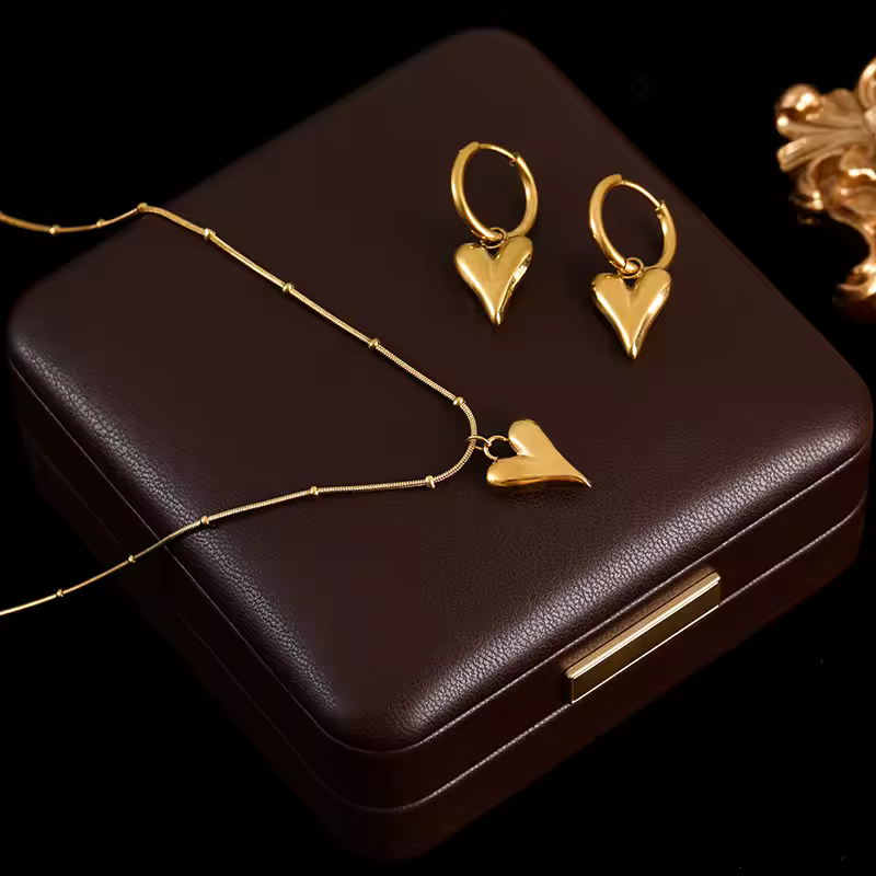 Set predĺžené SRDIEČKO|retiazka a náušnice