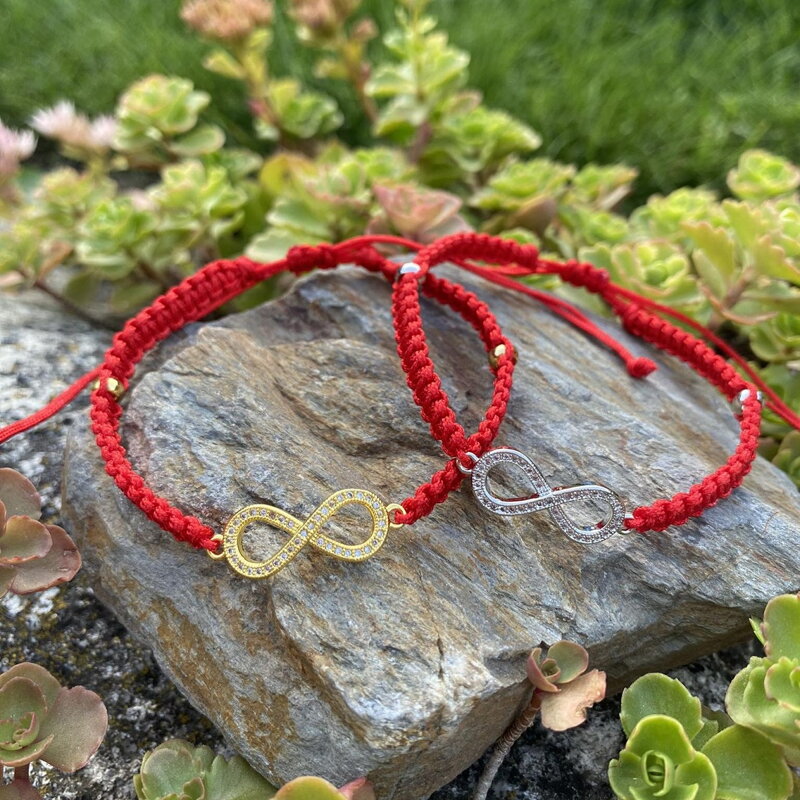 Červené náramky so zirkónovým nekonečnom