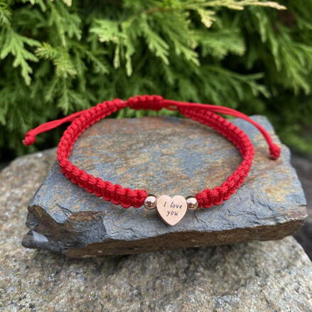 Červený náramok so srdiečkom ♡ I love you