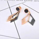 Visiace náušnice Kosoštvorec