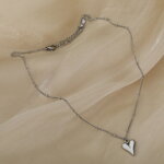 Retiazka z chirurgickej ocele s príveskom srdiečko