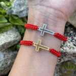 Červené náramky so zirkónovým krížom