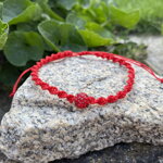Šnúrkový červený točený náramok so shamballa korálkou Šnúrkový červený točený náramok so shamballa korálkou